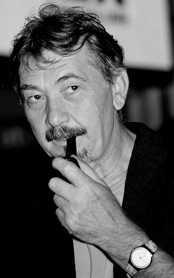 Goran Simić Smoking