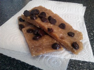chocolate_chip_cookie_dough_bars1